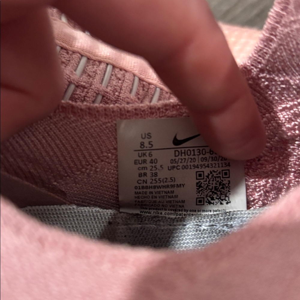 Nike React Phantom Flyknit Pink Shoes, Size 8.5 - Picture 5 of 6